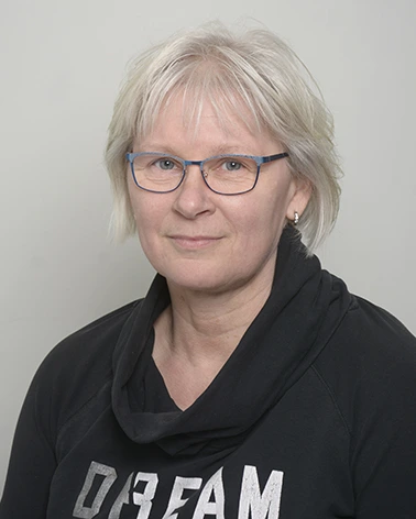 Viitos-Metallin varasto- ja logistiikkavastaava Heli Kulonen.